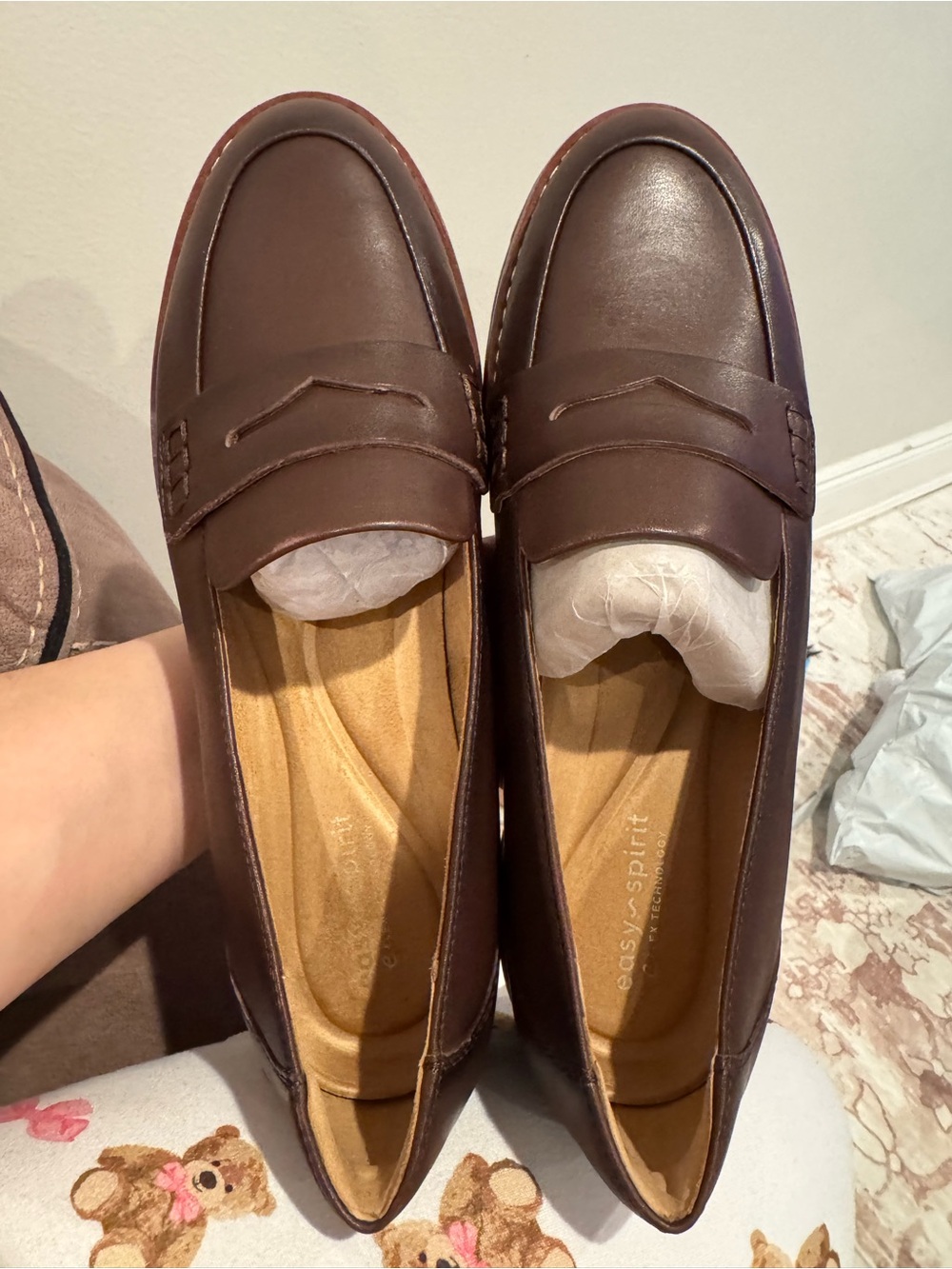 Easy Spirit Classic Women's Penny Loafer in Dark Brown. - Picture 4 of 6